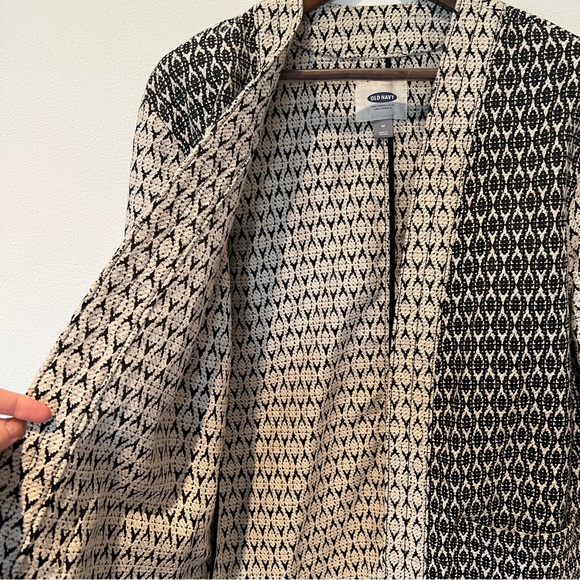 Old Navy Jacquard Open Front Jacket Size Medium Cream and Black Patterned - Picture 3 of 10